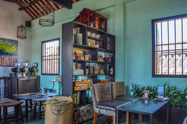 Digital Nomads, Hoi An Roastery, table settings. Best Cafes in Hoi An