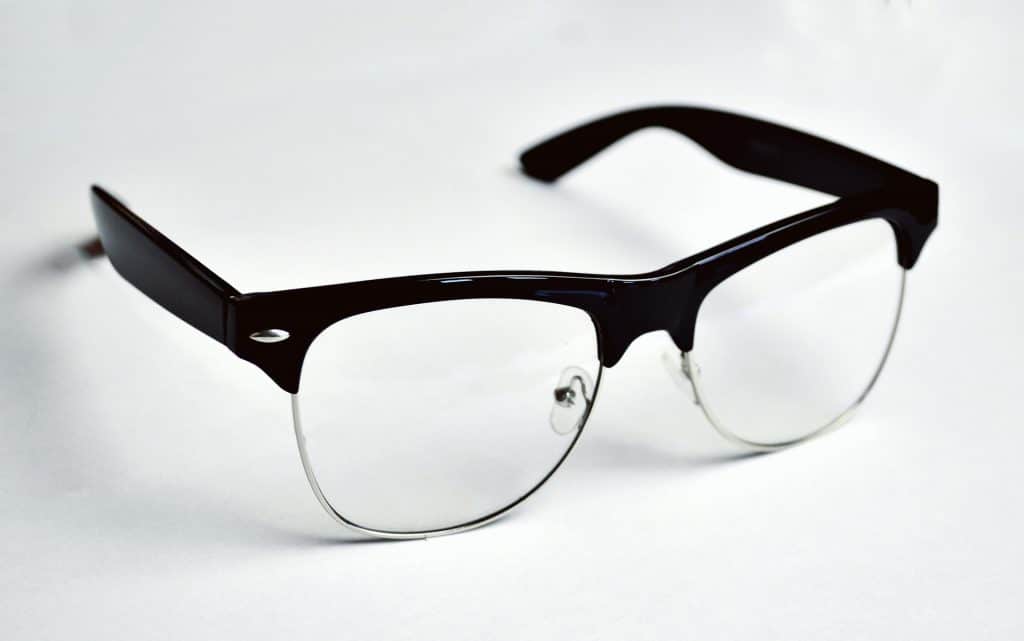 opticians hoi an, glasses, spectacles, contact lenses, eye checks, prescription lenses, where to buy new frames