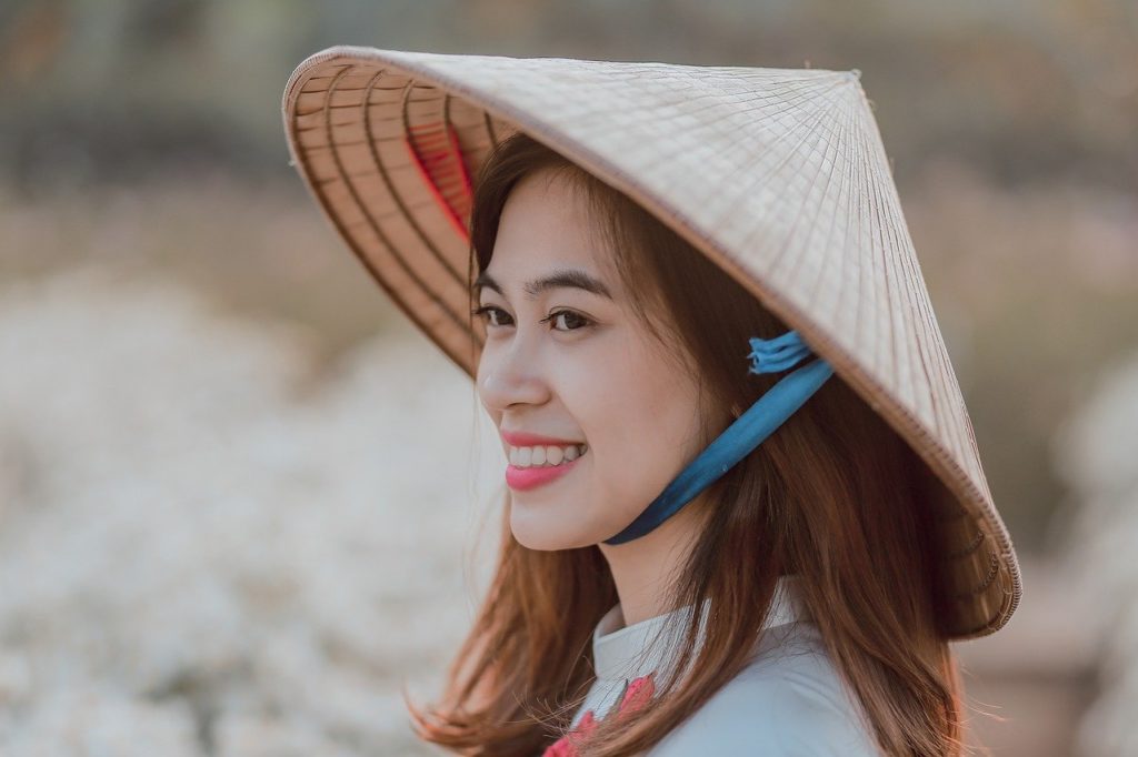 Vietnamese lady wearing a non la