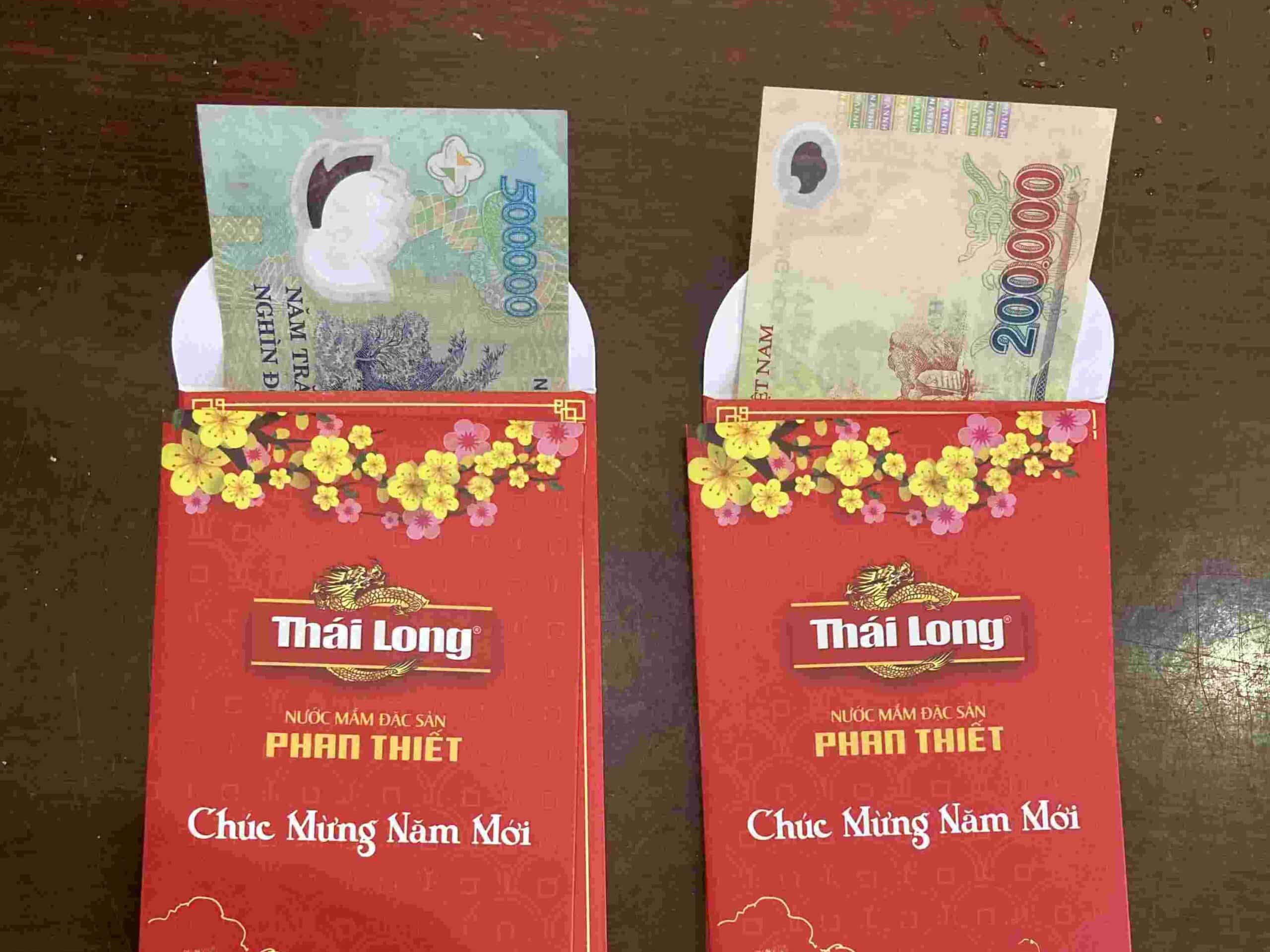 Li Xi lucky money at Tet Vietrnam